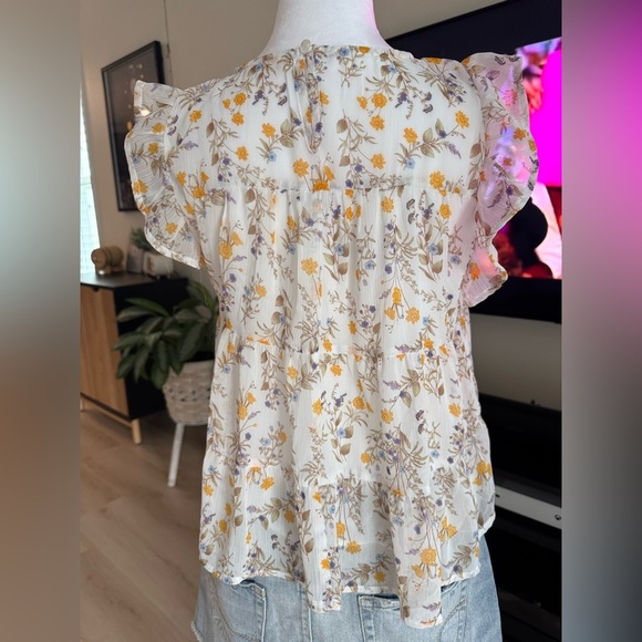 Floral Ruffle Blouse - Picture 3 of 7